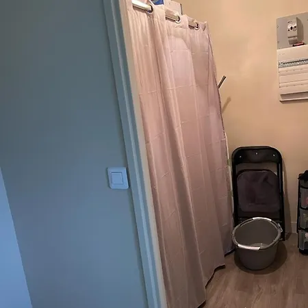 Fabuleux A Cote Du Chateau *