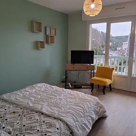 Fabuleux A Cote Du Chateau Bagnoles de l'Orne Normandie