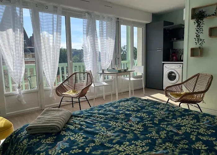 Fabuleux A Cote Du Chateau Апартаменты