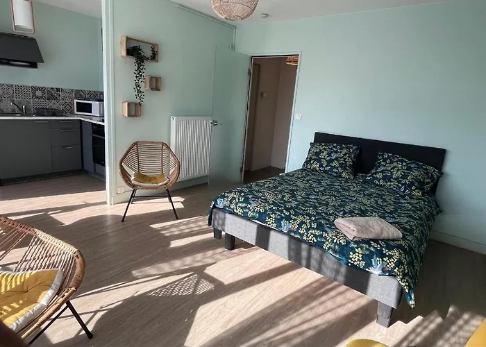 Апартаменты Fabuleux A Cote Du Chateau Bagnoles de l'Orne Normandie