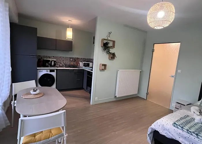 Fabuleux A Cote Du Chateau * Bagnoles de l'Orne Normandie